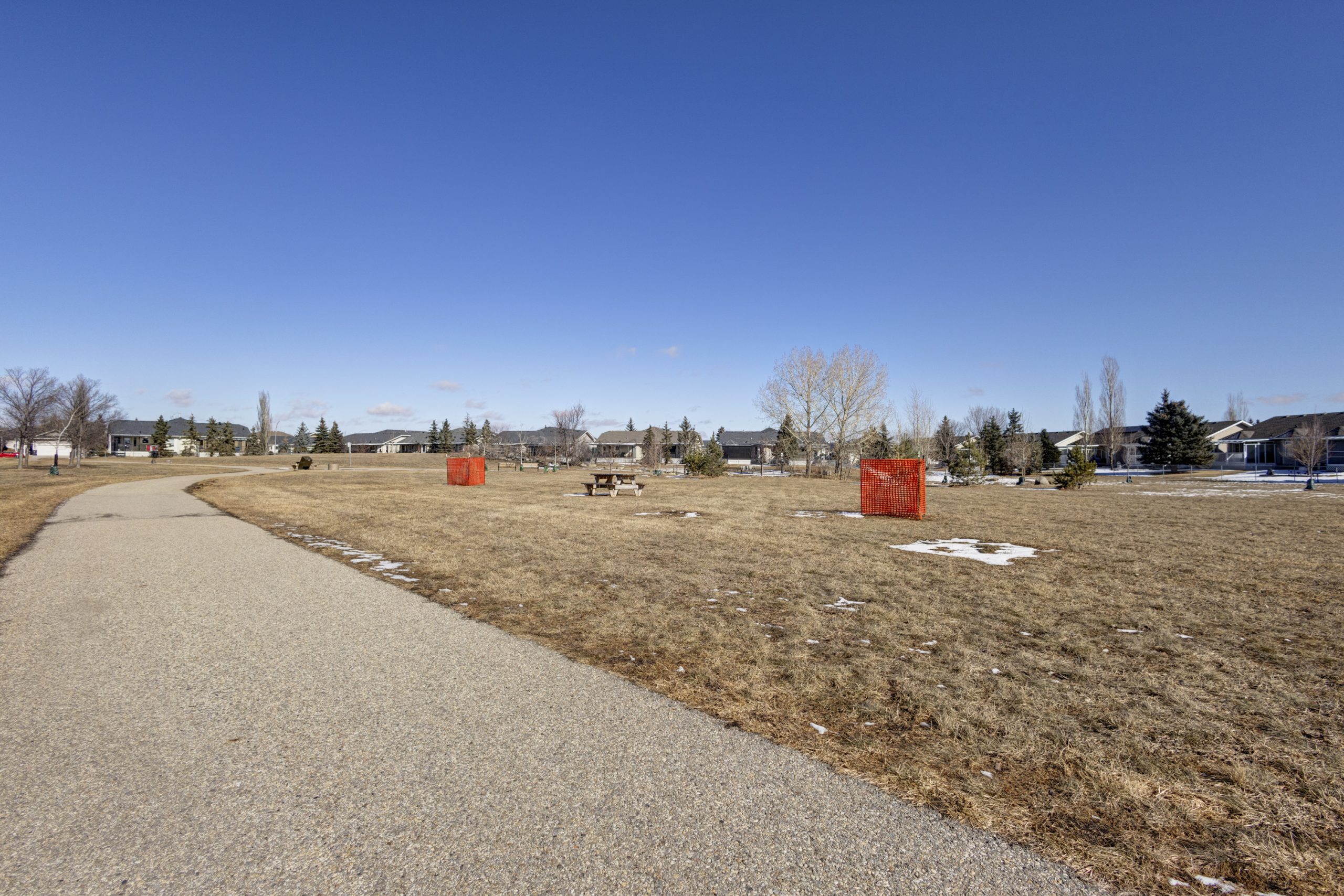 029-618 Riverside Boulevard-29